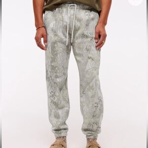 Abercrombie & Fitch Sage Green Camouflage Relaxed Sweatpant